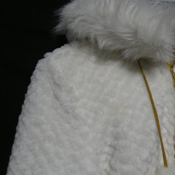 ECKO UNLTD RED | White Quilted Faux Fur Jacket with Pom Pom Hood Drawstring - Picture 4 of 16